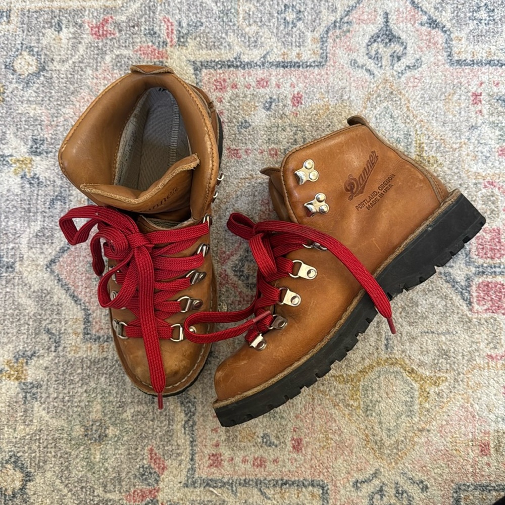 Women’s Danner Mountain Light hiking boots